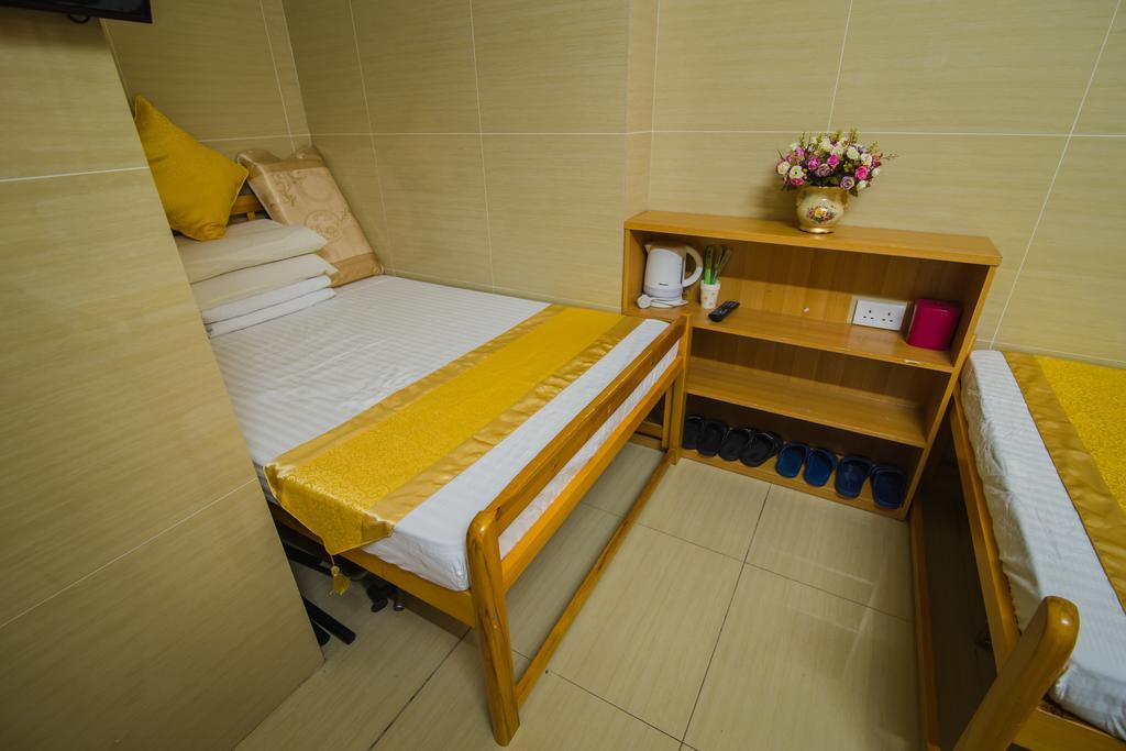 Me Easy Hostel Hong Kong Room photo