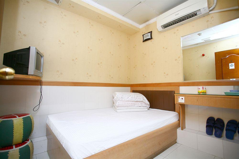 Me Easy Hostel Hong Kong Exterior photo