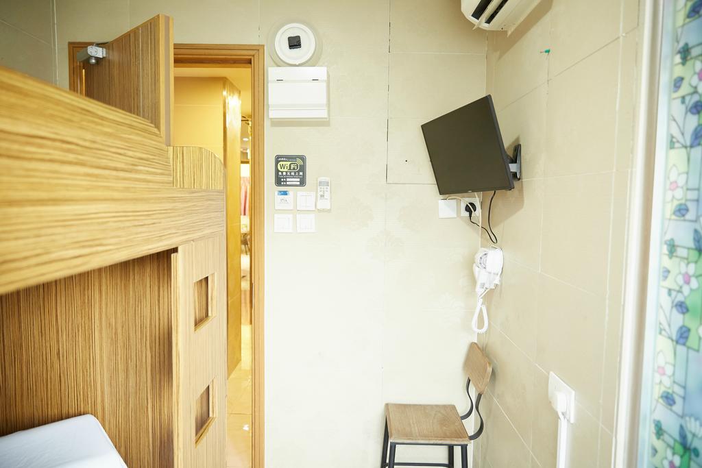 Me Easy Hostel Hong Kong Exterior photo