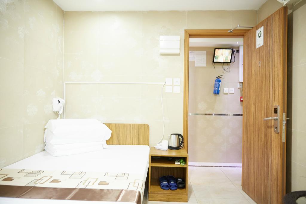 Me Easy Hostel Hong Kong Exterior photo