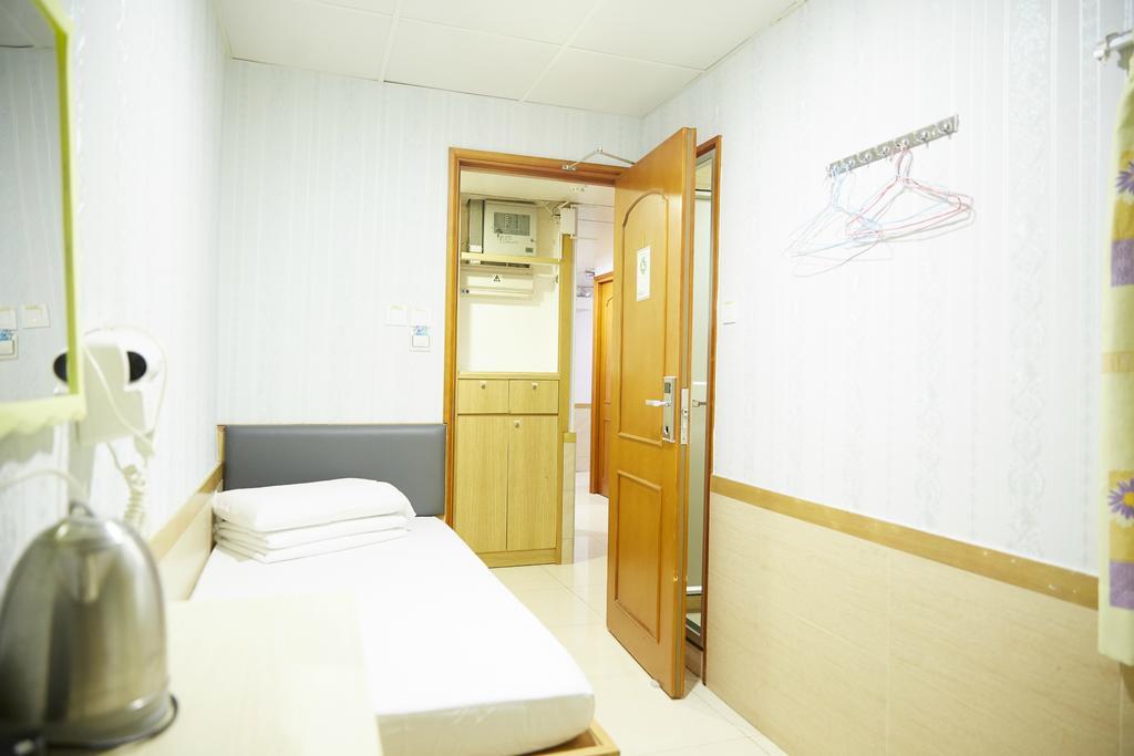 Me Easy Hostel Hong Kong Exterior photo