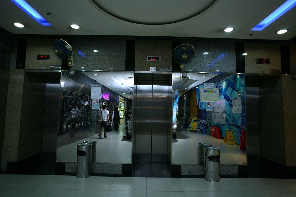 Me Easy Hostel Hong Kong Exterior photo