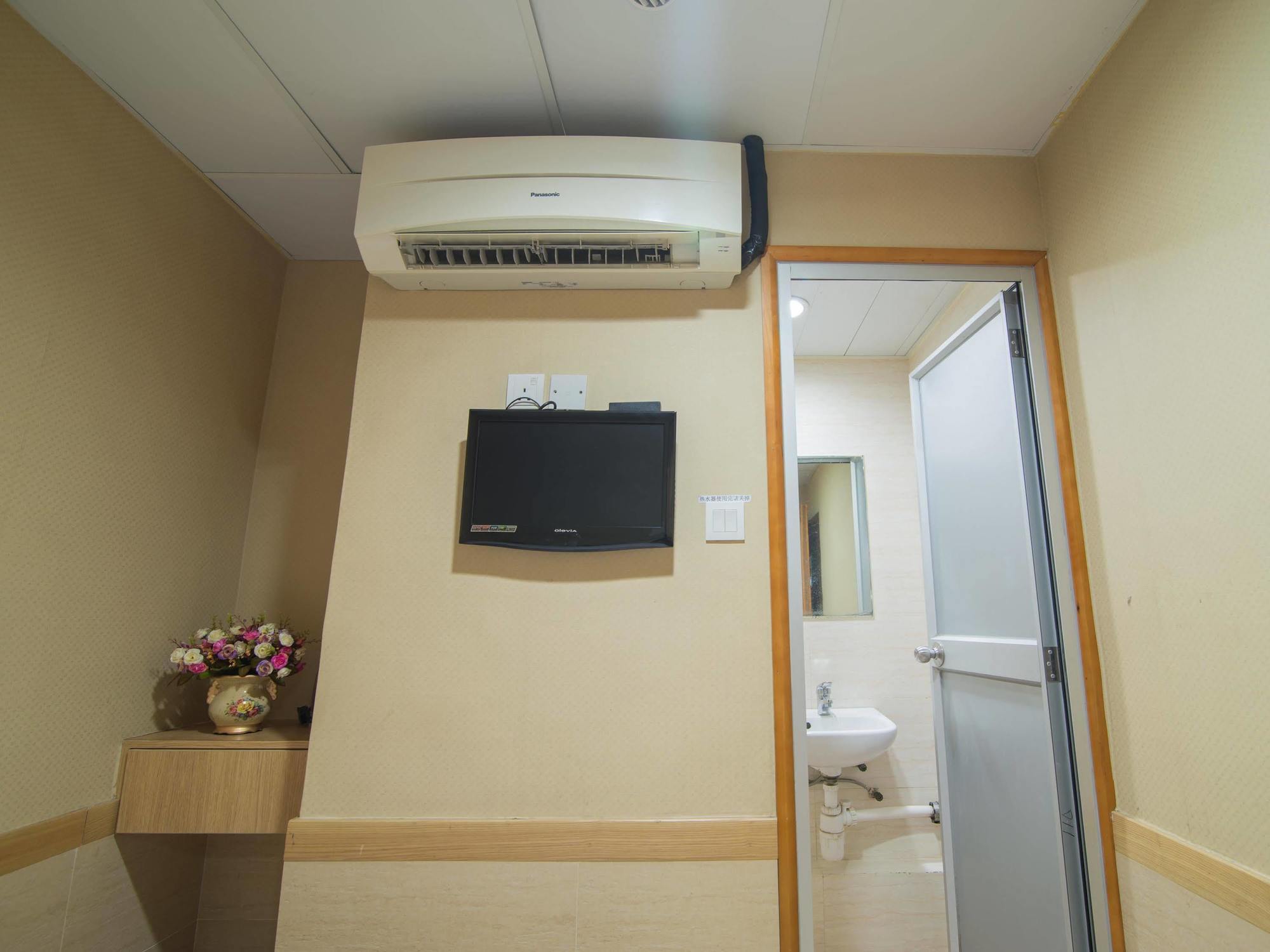 Me Easy Hostel Hong Kong Exterior photo