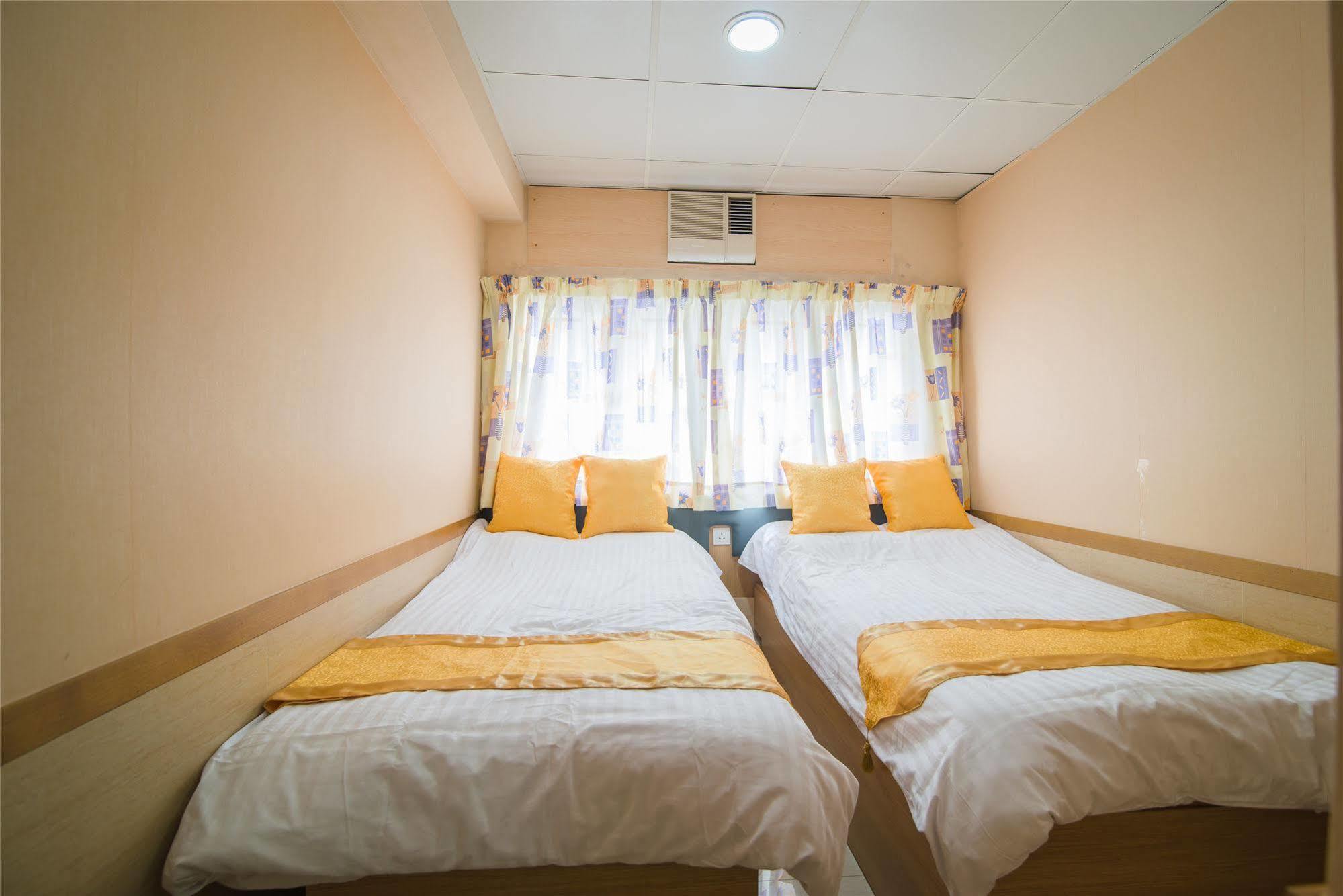 Me Easy Hostel Hong Kong Exterior photo