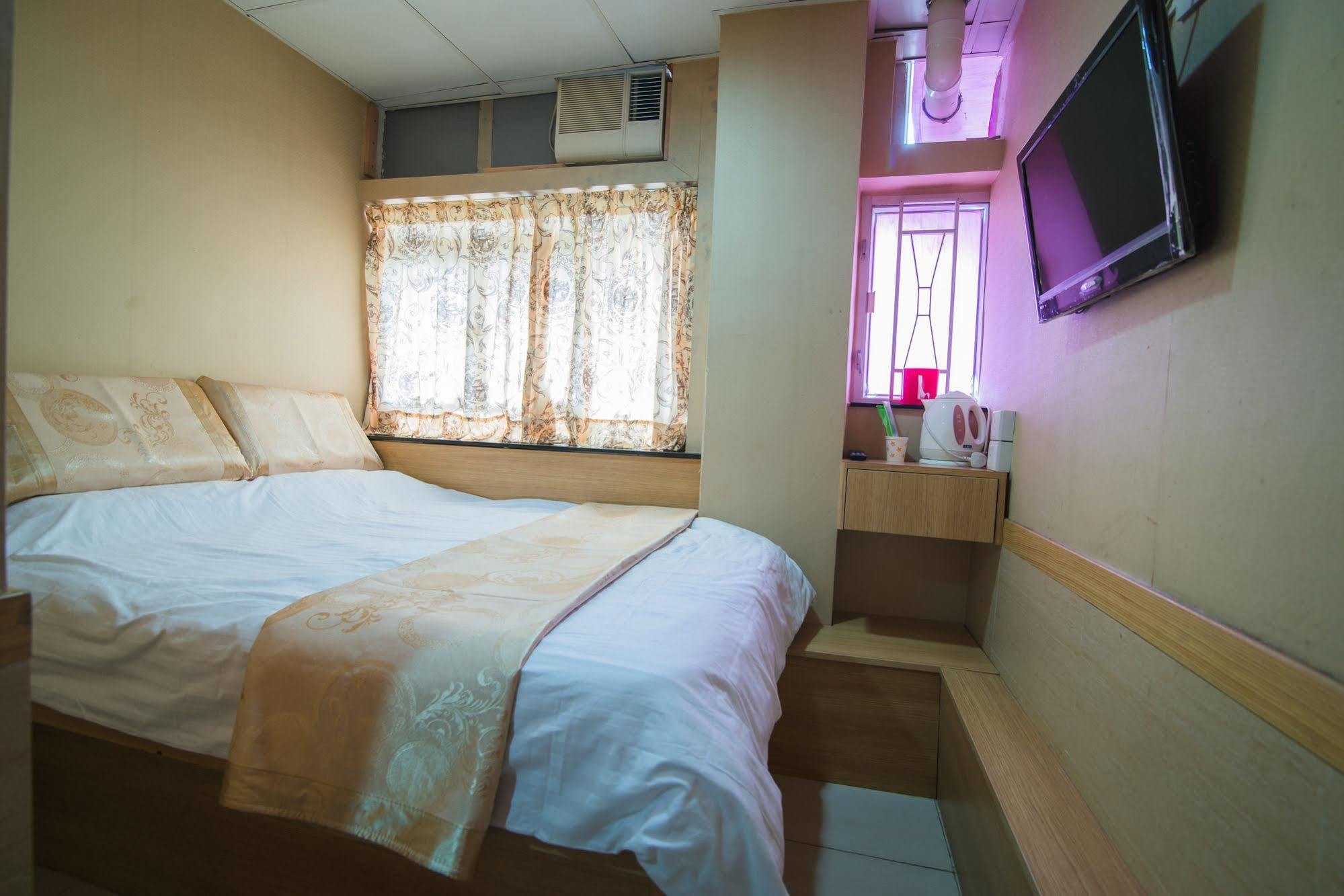 Me Easy Hostel Hong Kong Exterior photo